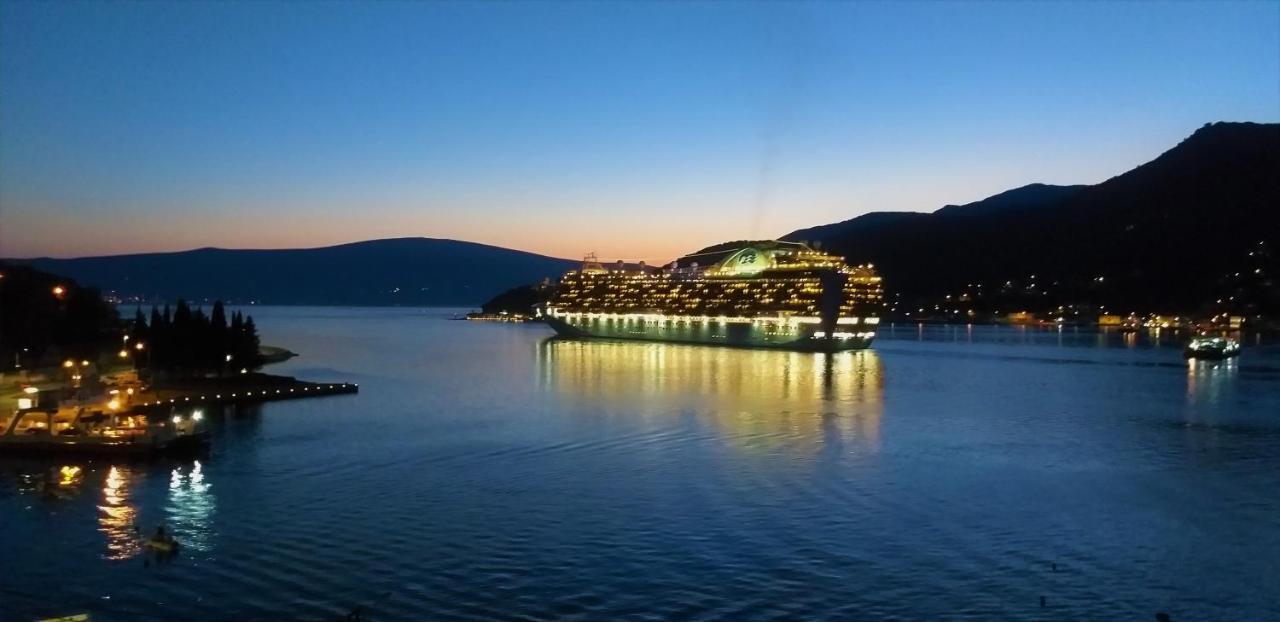 Apartments Okuka Tivat Exteriér fotografie