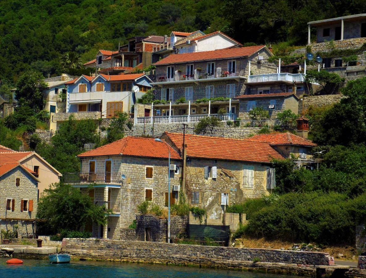 Apartments Okuka Tivat Exteriér fotografie