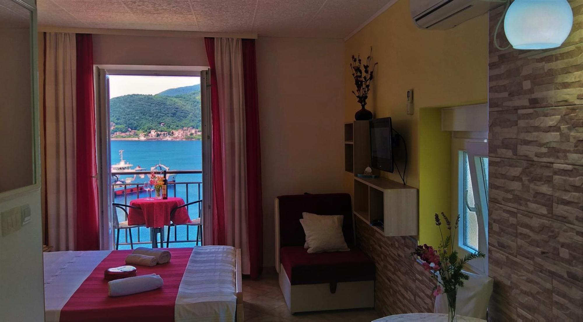 Apartments Okuka Tivat Pokoj fotografie