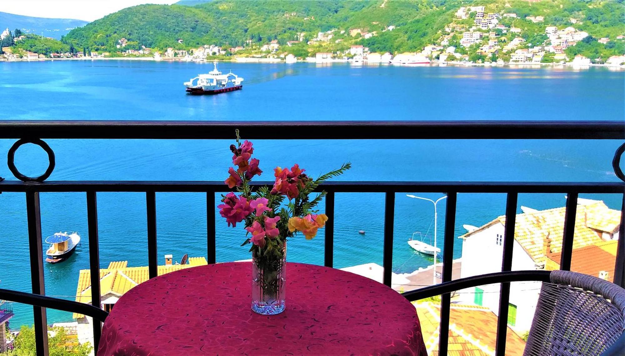 Apartments Okuka Tivat Pokoj fotografie