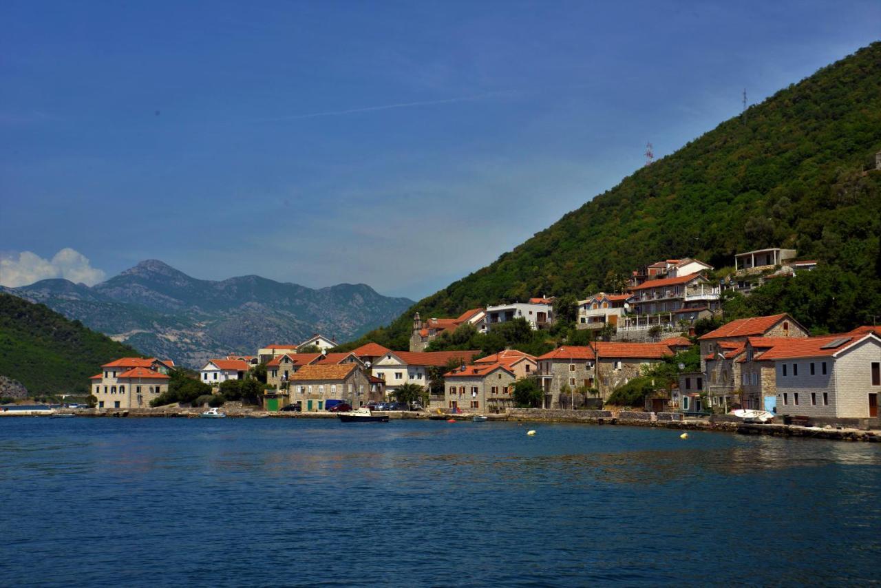 Apartments Okuka Tivat Exteriér fotografie
